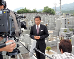 最近のお墓事情について語る長江